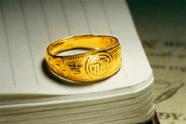 黃金戒指為什么會(huì)變黑 黃金戒指變黑了怎么洗 黃金戒指為什么會(huì)變黑 黃金戒指變黑了怎么洗