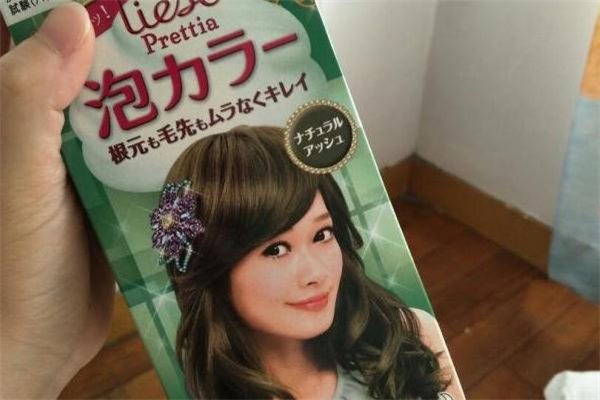 泡泡染發(fā)劑怎么染 泡泡染發(fā)劑多久可以洗 泡泡染發(fā)劑怎么染 泡泡染發(fā)劑多久可以洗