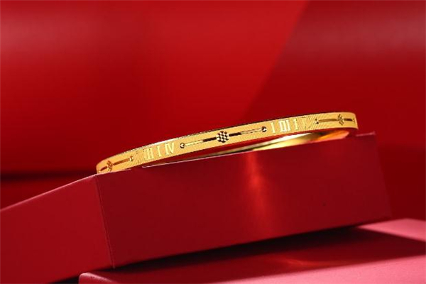 黃金手鐲可以帶著泡溫泉嗎 泡溫泉能戴黃金手鐲嗎 黃金手鐲可以帶著泡溫泉嗎 泡溫泉能戴黃金手鐲嗎