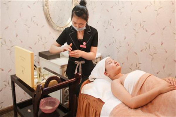 每天敷面膜會(huì)怎么樣 每天敷面膜其實(shí)并不好 每天敷面膜會(huì)怎么樣 每天敷面膜其實(shí)并不好