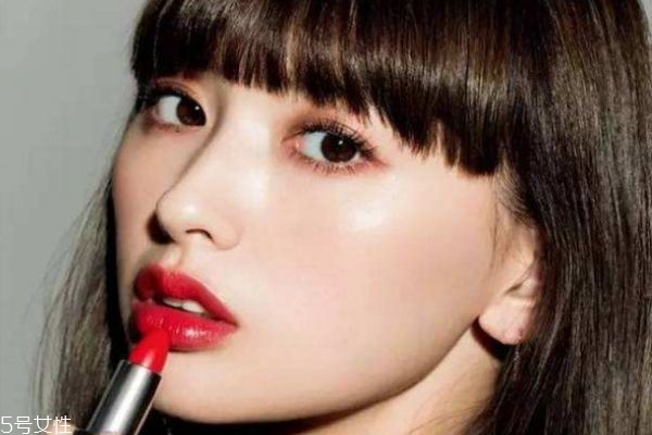 口紅當(dāng)腮紅畫法 腮紅的畫法要點 口紅當(dāng)腮紅畫法 腮紅的畫法要點
