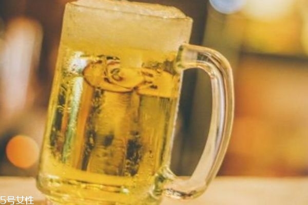 吃什么能解酒呢 喝醉了應(yīng)該怎么解酒呢 吃什么能解酒呢 喝醉了應(yīng)該怎么解酒呢