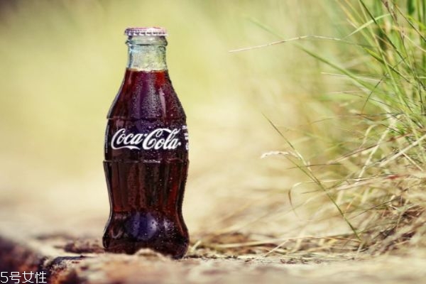 什么是碳酸飲料呢 碳酸飲料有什么危害呢 什么是碳酸飲料呢 碳酸飲料有什么危害呢