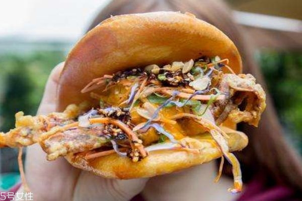 漢堡的熱量有多少呢 漢堡是怎么做的呢 漢堡的熱量有多少呢 漢堡是怎么做的呢