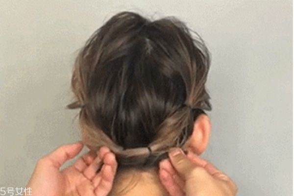 3歲寶寶短發(fā)簡(jiǎn)單編發(fā) 小女孩可愛發(fā)型 3歲寶寶短發(fā)簡(jiǎn)單編發(fā) 小女孩可愛發(fā)型