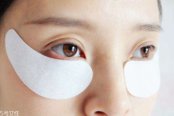 先貼眼膜還是先擦水乳 眼膜用在水乳前還是后 先貼眼膜還是先擦水乳 眼膜用在水乳前還是后