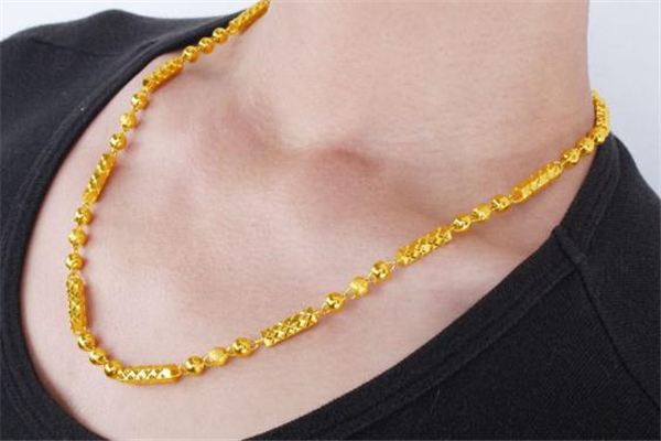 黃金項(xiàng)鏈和彩金項(xiàng)鏈哪個(gè)好 黃金項(xiàng)鏈和彩金項(xiàng)鏈哪個(gè)值錢 黃金項(xiàng)鏈和彩金項(xiàng)鏈哪個(gè)好 黃金項(xiàng)鏈和彩金項(xiàng)鏈哪個(gè)值錢