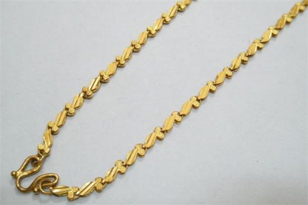 黃金項鏈發(fā)白是怎么回事 黃金項鏈變白怎么處理 黃金項鏈發(fā)白是怎么回事 黃金項鏈變白怎么處理