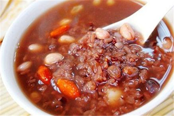 八寶粥是粗糧嗎 八寶粥的營(yíng)養(yǎng)價(jià)值是什么 八寶粥是粗糧嗎 八寶粥的營(yíng)養(yǎng)價(jià)值是什么