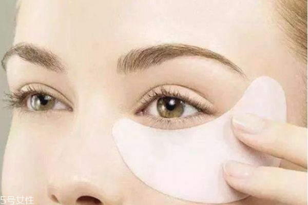 先貼眼膜還是先擦水乳 眼膜用在水乳前還是后 先貼眼膜還是先擦水乳 眼膜用在水乳前還是后