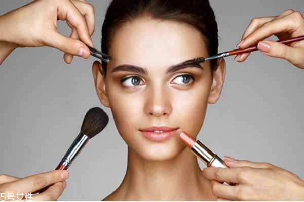 眼影刷尺寸怎么選 如何選擇和使用眼影刷 眼影刷尺寸怎么選 如何選擇和使用眼影刷