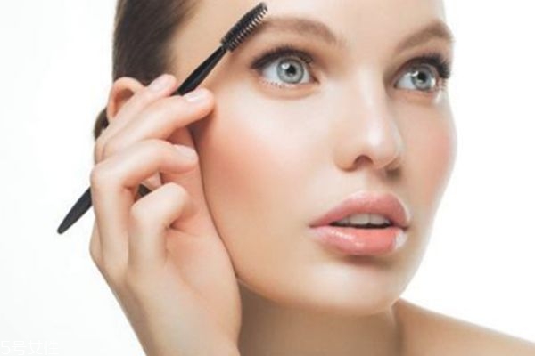 眼影刷尺寸怎么選 如何選擇和使用眼影刷 眼影刷尺寸怎么選 如何選擇和使用眼影刷