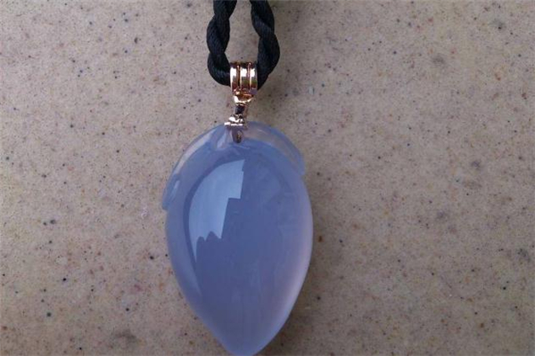 藍(lán)玉髓價格一般是多少錢 藍(lán)玉髓值錢嗎 藍(lán)玉髓價格一般是多少錢 藍(lán)玉髓值錢嗎