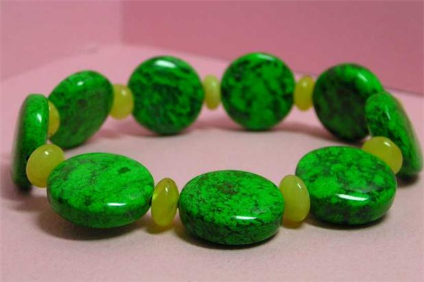 半寶石是天然的嗎 半寶石和寶石的區(qū)別 半寶石是天然的嗎 半寶石和寶石的區(qū)別