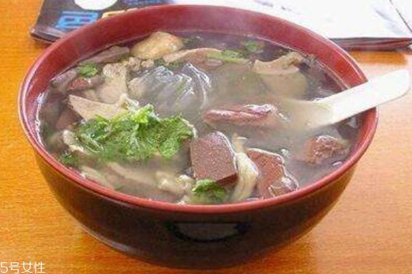 鴨血粉絲湯怎么做好吃呢 鴨血粉絲湯是哪個地方的特產(chǎn)呢