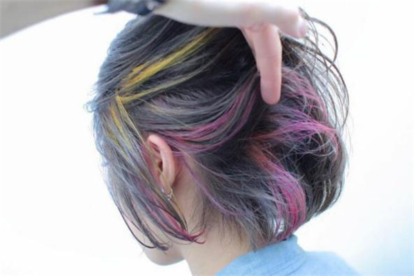 產后脫發(fā)可以燙發(fā)嗎 產后脫發(fā)可以染發(fā)嗎 產后脫發(fā)可以燙發(fā)嗎 產后脫發(fā)可以染發(fā)嗎