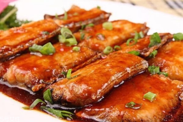 帶魚的熱量是多少呢 孕婦可以吃帶魚嗎 帶魚的熱量是多少呢 孕婦可以吃帶魚嗎