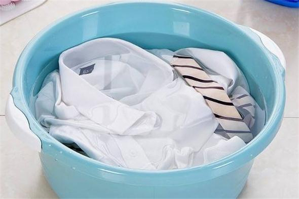 洗潔精能洗衣服嗎 洗潔精洗衣服對(duì)人體有害嗎 洗潔精能洗衣服嗎 洗潔精洗衣服對(duì)人體有害嗎