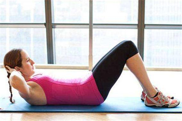 仰臥卷腹可以練腹肌嗎 仰臥卷腹練哪里的肌肉 仰臥卷腹可以練腹肌嗎 仰臥卷腹練哪里的肌肉
