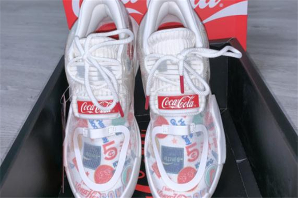 安踏可口可樂(lè)聯(lián)名多少錢(qián) 安踏可口可樂(lè)霸道鞋在哪買(mǎi) 安踏可口可樂(lè)聯(lián)名多少錢(qián) 安踏可口可樂(lè)霸道鞋在哪買(mǎi)