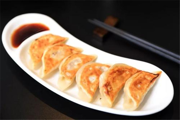 餃子皮是用什么粉做的 餃子皮可以用什么粉做 餃子皮是用什么粉做的 餃子皮可以用什么粉做