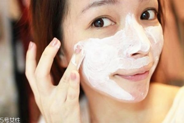 怎么自制面膜祛痘印 如何自制去痘印面膜 怎么自制面膜祛痘印 如何自制去痘印面膜