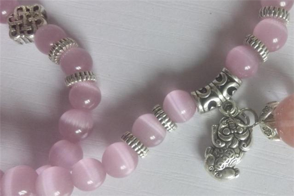 貓眼石手鏈戴在哪只手 貓眼石戴左手還是右手 貓眼石手鏈戴在哪只手 貓眼石戴左手還是右手