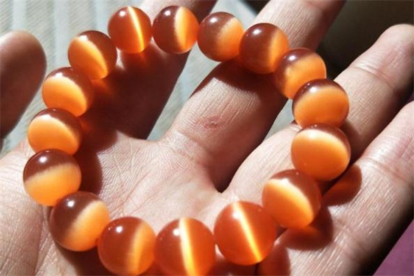 貓眼石手鏈戴在哪只手 貓眼石戴左手還是右手 貓眼石手鏈戴在哪只手 貓眼石戴左手還是右手