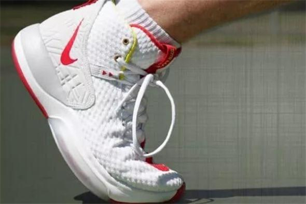 耐克zoom rize實戰(zhàn)測評-zoom rize適合什么位置 耐克zoom rize實戰(zhàn)測評-zoom rize適合什么位置