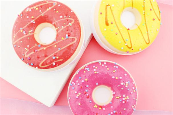 makeup revolution甜甜圈眼影多少錢(qián) 甜甜圈眼影好看嗎