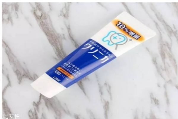 牙膏除了刷牙還可以做什么呢 牙膏可以治療燙傷嗎 牙膏除了刷牙還可以做什么呢 牙膏可以治療燙傷嗎