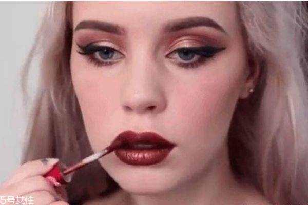 如何打造歐美妝 好看的歐美妝教程 如何打造歐美妝 好看的歐美妝教程