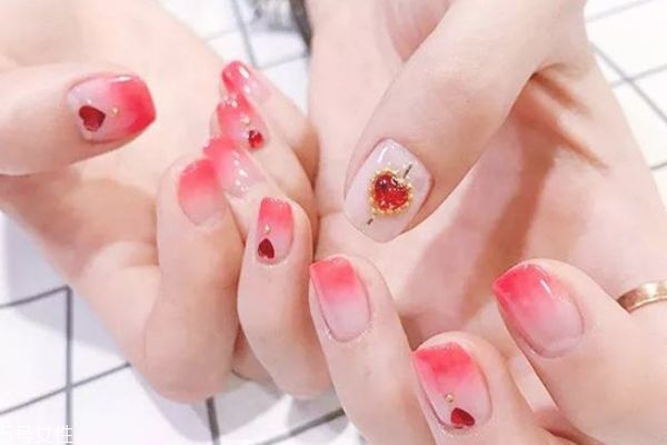 抖音最火的美甲 今年最流行的美甲圖片 抖音最火的美甲 今年最流行的美甲圖片