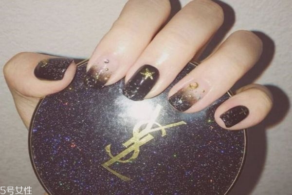 抖音最火的美甲 今年最流行的美甲圖片 抖音最火的美甲 今年最流行的美甲圖片
