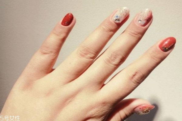 夏季暈染美甲教程 暈染漸變美甲教程步驟 夏季暈染美甲教程 暈染漸變美甲教程步驟