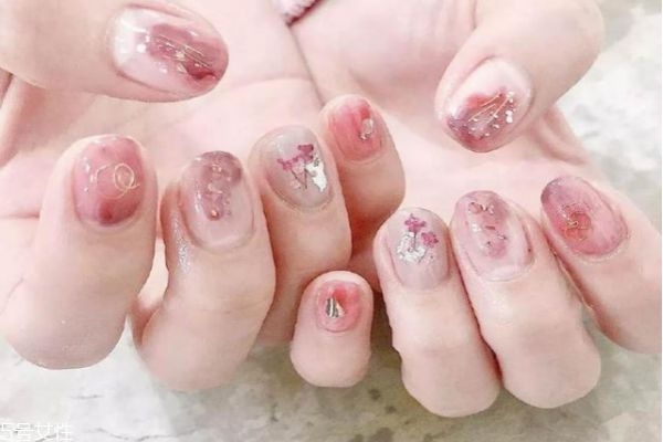 暈染大石紋美甲教程 暈染美甲圖片大全 暈染大石紋美甲教程 暈染美甲圖片大全