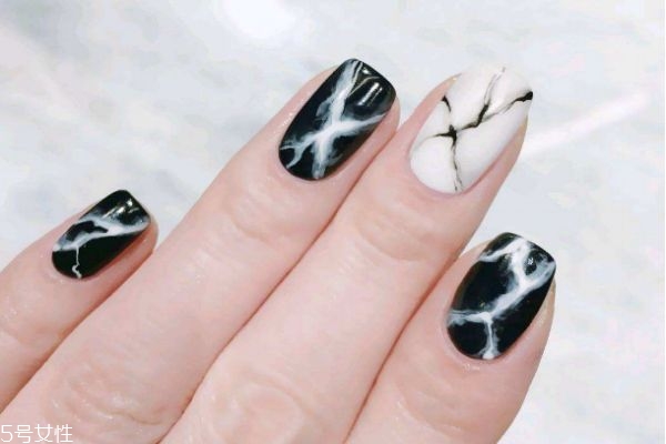 暈染美甲有哪些 線條暈染美甲教程 暈染美甲有哪些 線條暈染美甲教程