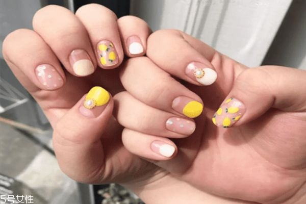抖音最火的美甲 今年最流行的美甲圖片 抖音最火的美甲 今年最流行的美甲圖片