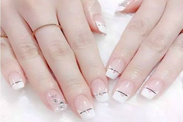 法式美甲怎么做 法式美甲都有哪些類(lèi)型 法式美甲怎么做 法式美甲都有哪些類(lèi)型