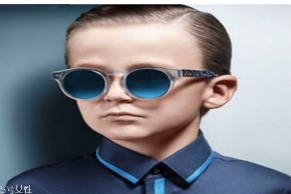 暴龍眼鏡怎么樣呢 暴龍眼鏡的代言人是誰(shuí)呢 暴龍眼鏡怎么樣呢 暴龍眼鏡的代言人是誰(shuí)呢