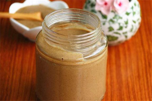 芝麻醬用什么油調(diào)更香 調(diào)芝麻醬用熱水還是冷水好 芝麻醬用什么油調(diào)更香 調(diào)芝麻醬用熱水還是冷水好