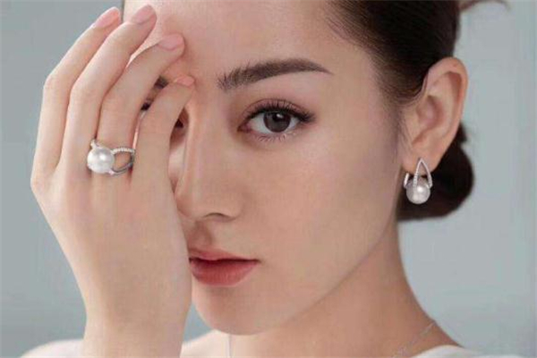 珍珠耳環(huán)買(mǎi)多大的合適 珍珠耳環(huán)尺寸建議 珍珠耳環(huán)買(mǎi)多大的合適 珍珠耳環(huán)尺寸建議