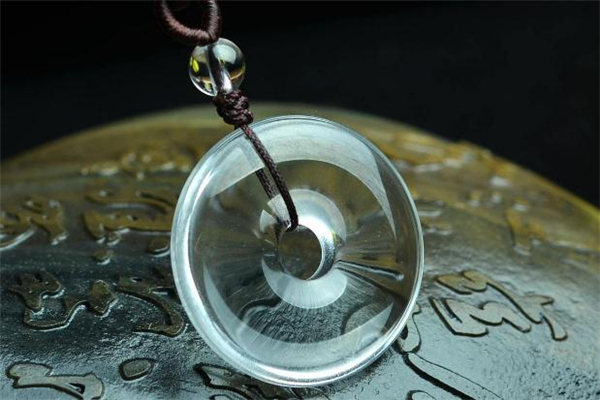 白水晶可以戴著洗澡嗎 白水晶洗澡要取嗎 白水晶可以戴著洗澡嗎 白水晶洗澡要取嗎