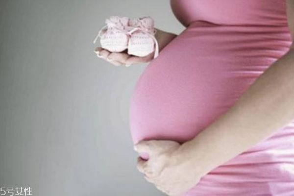 什么是水中分娩 水中分娩注意事項 什么是水中分娩 水中分娩注意事項