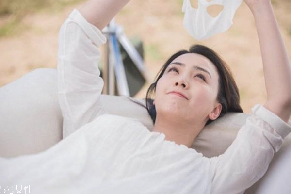 哪幾個(gè)時(shí)間段不能敷面膜 不能敷面膜的三個(gè)時(shí)間 哪幾個(gè)時(shí)間段不能敷面膜 不能敷面膜的三個(gè)時(shí)間