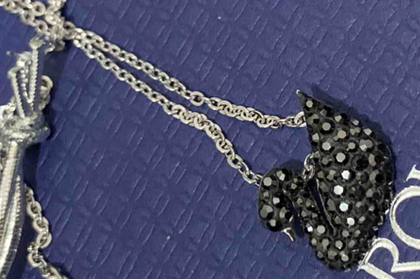 施華洛世奇檔次高嗎 施華洛世奇是什么水晶 施華洛世奇檔次高嗎 施華洛世奇是什么水晶