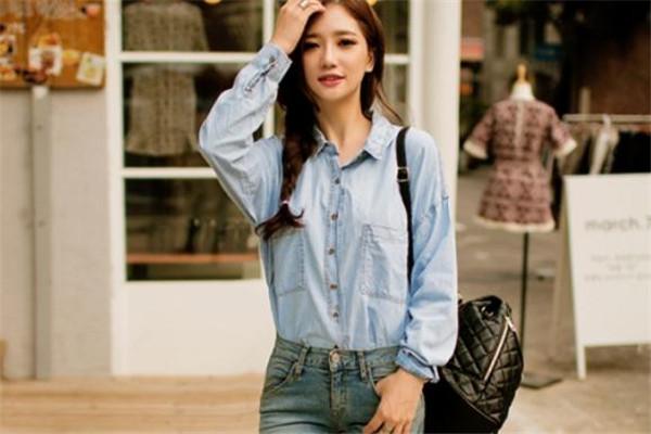 淺藍色衣服顯黑嗎 淺藍色衣服顯白還是顯黑 淺藍色衣服顯黑嗎 淺藍色衣服顯白還是顯黑