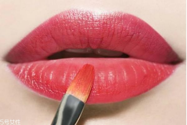涂口紅的正確步驟 唇妝的誤區(qū) 涂口紅的正確步驟 唇妝的誤區(qū)