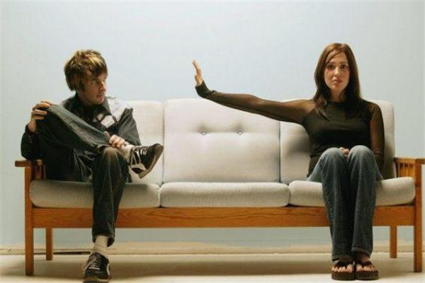 女朋友不開心怎么哄 女朋友不開心怎么安慰 女朋友不開心怎么哄 女朋友不開心怎么安慰