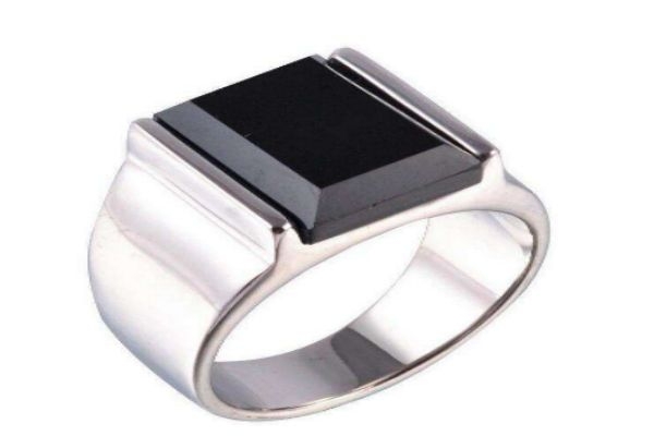 黑色寶石有什么種類呢 黑色寶石主要生產(chǎn)國家是哪呢 黑色寶石有什么種類呢 黑色寶石主要生產(chǎn)國家是哪呢